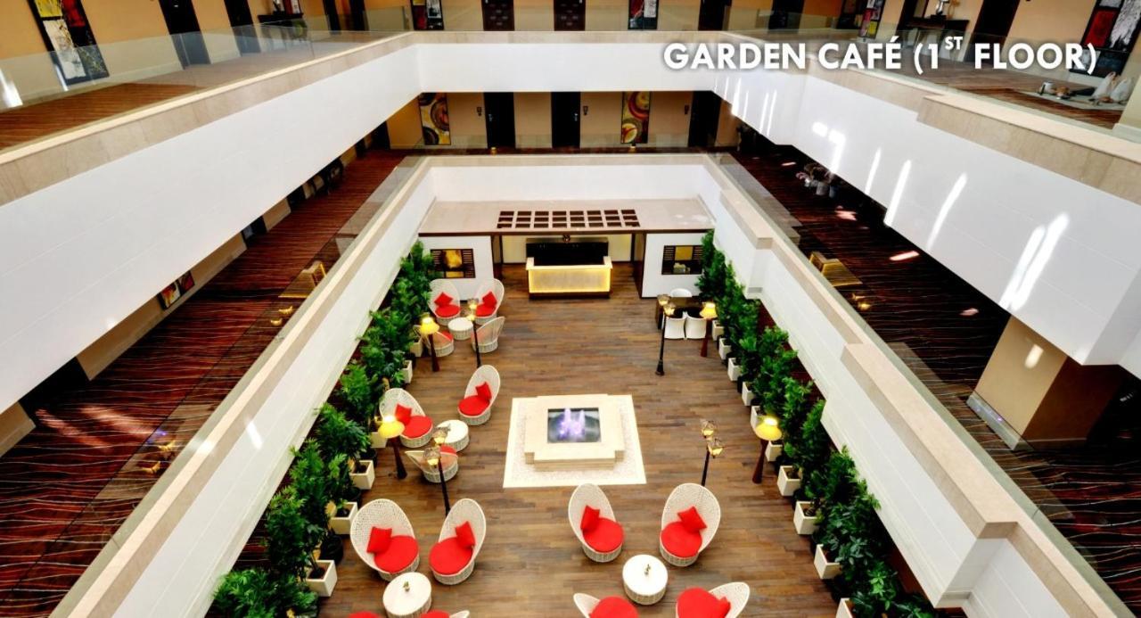 The Fern Residency Rajkot Otel Dış mekan fotoğraf
