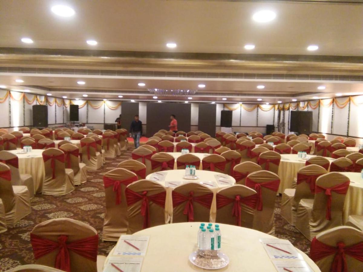 The Fern Residency Rajkot Otel Dış mekan fotoğraf