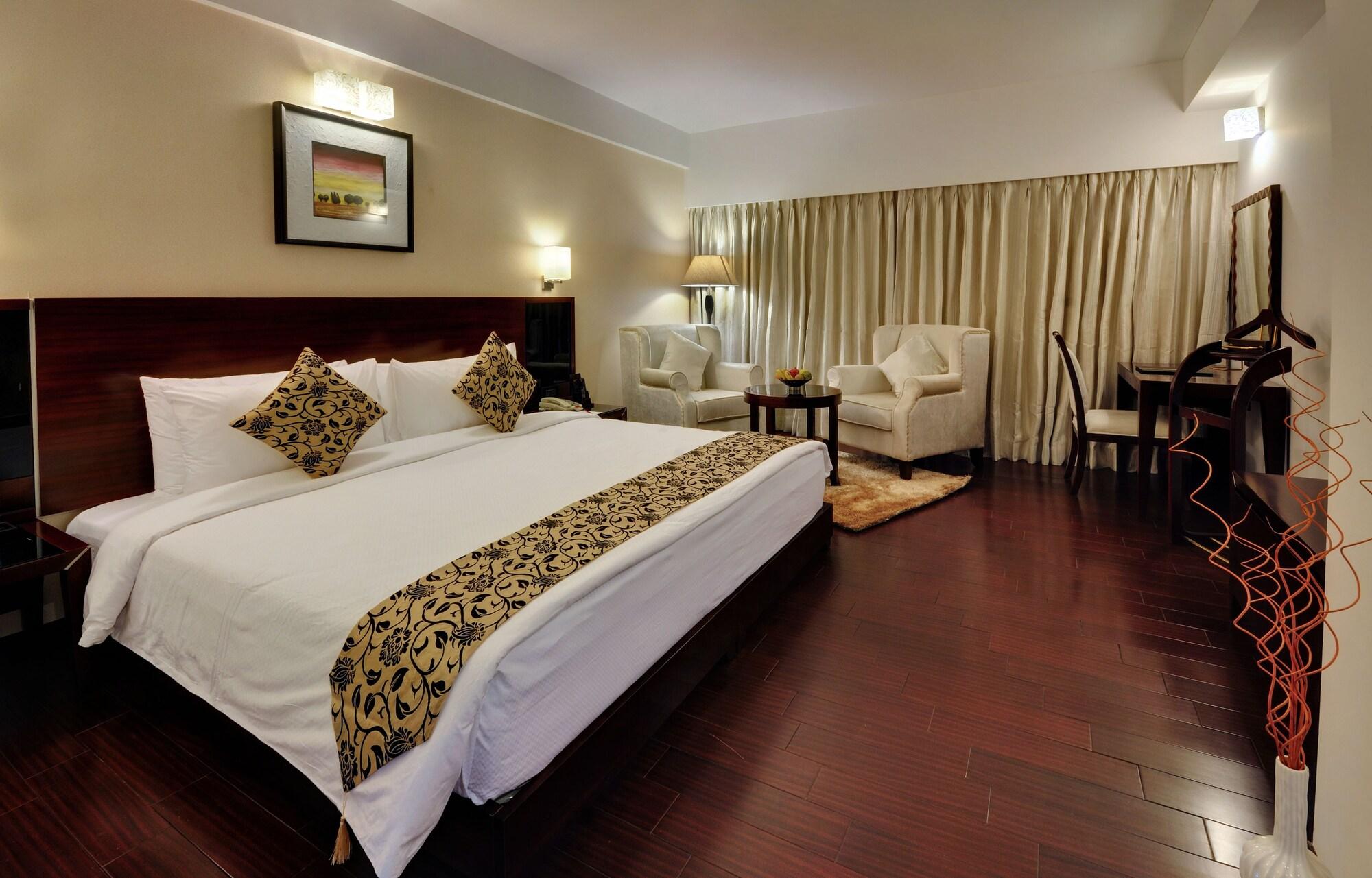 The Fern Residency Rajkot Otel Dış mekan fotoğraf