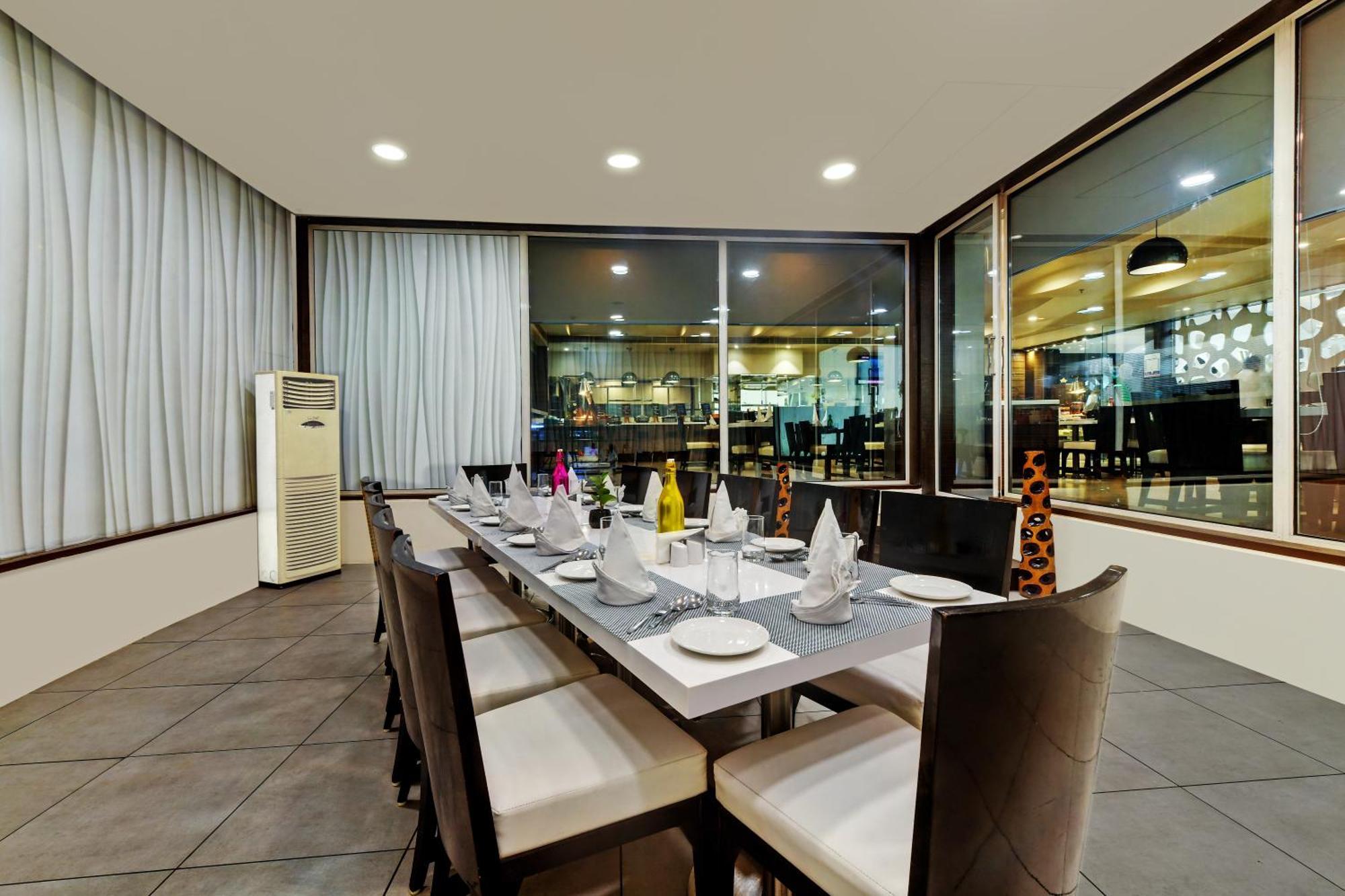 The Fern Residency Rajkot Otel Dış mekan fotoğraf