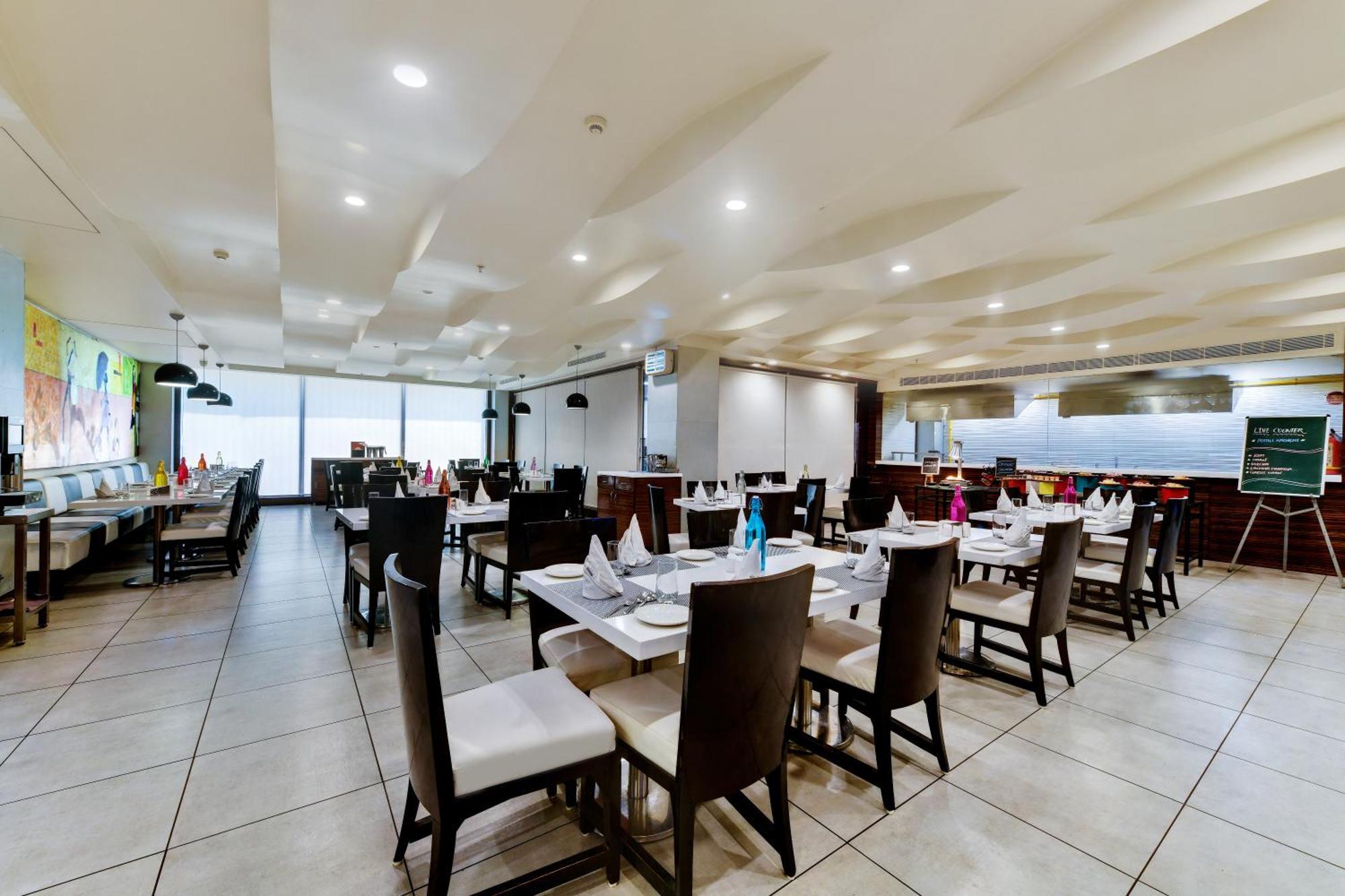 The Fern Residency Rajkot Otel Dış mekan fotoğraf